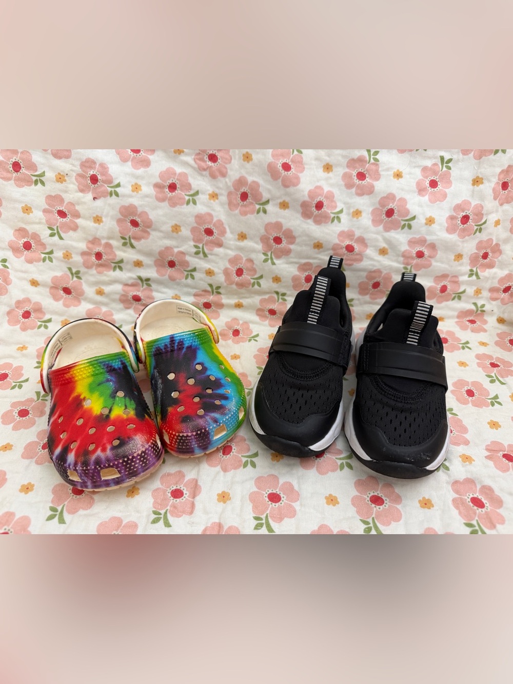 Size 7c - set (crocs and tennis shoes)
